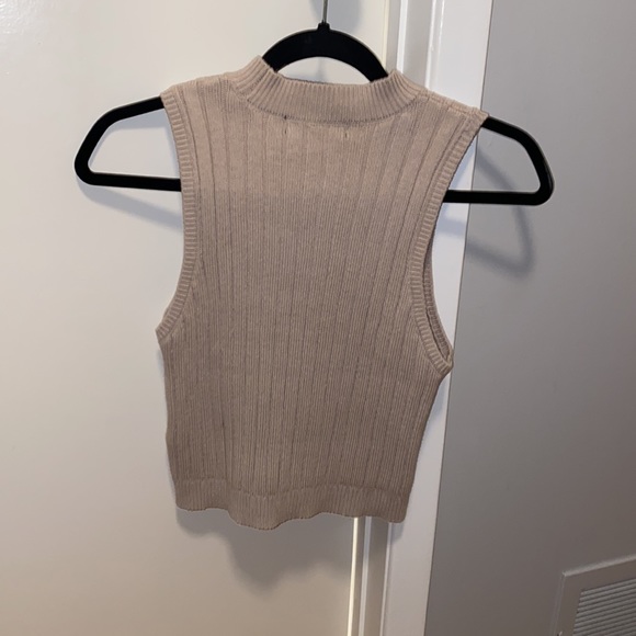 Ribbed knit sleeveless cardigan - Picture 2 of 3